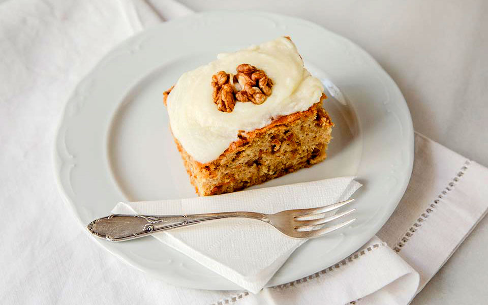 Carrot and nuts cake