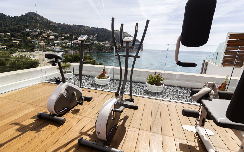 Gym with sea views 